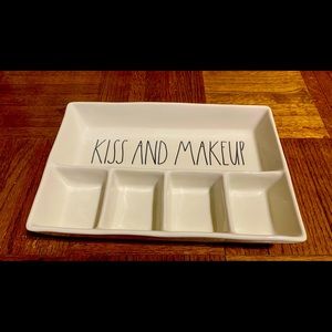 Rae Dunn Kiss and Makeup Tray